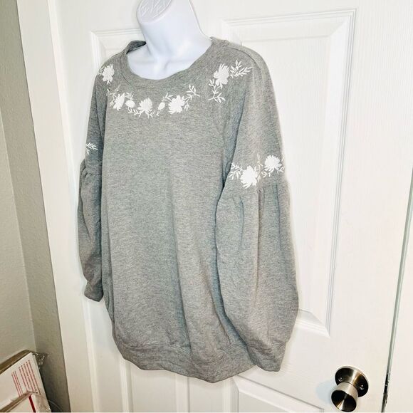 Isabel Maternity by Ingrid & Isabel Floral Embroidered Yoke Sweatshirt Grey M - Picture 5 of 9